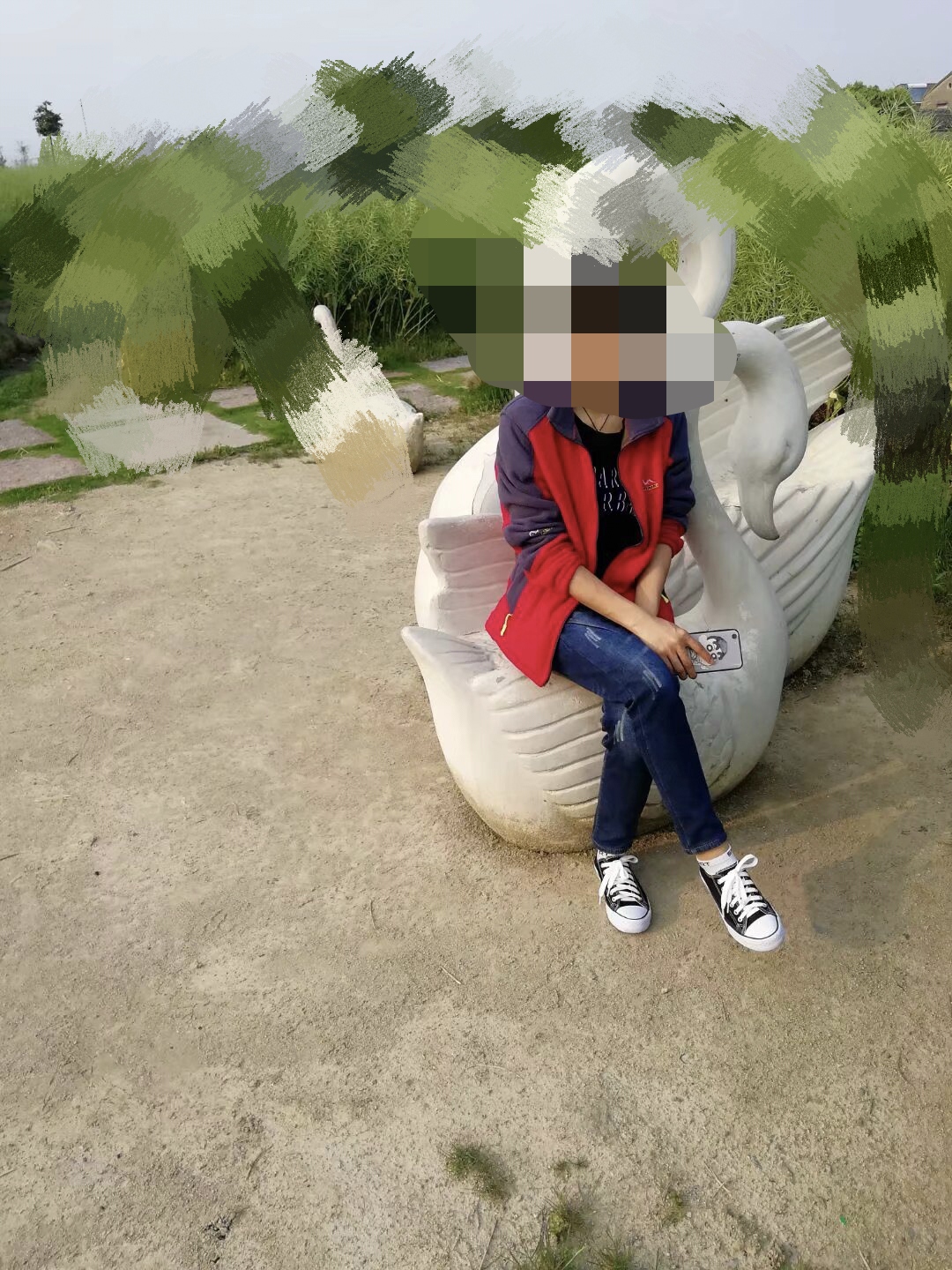 ，