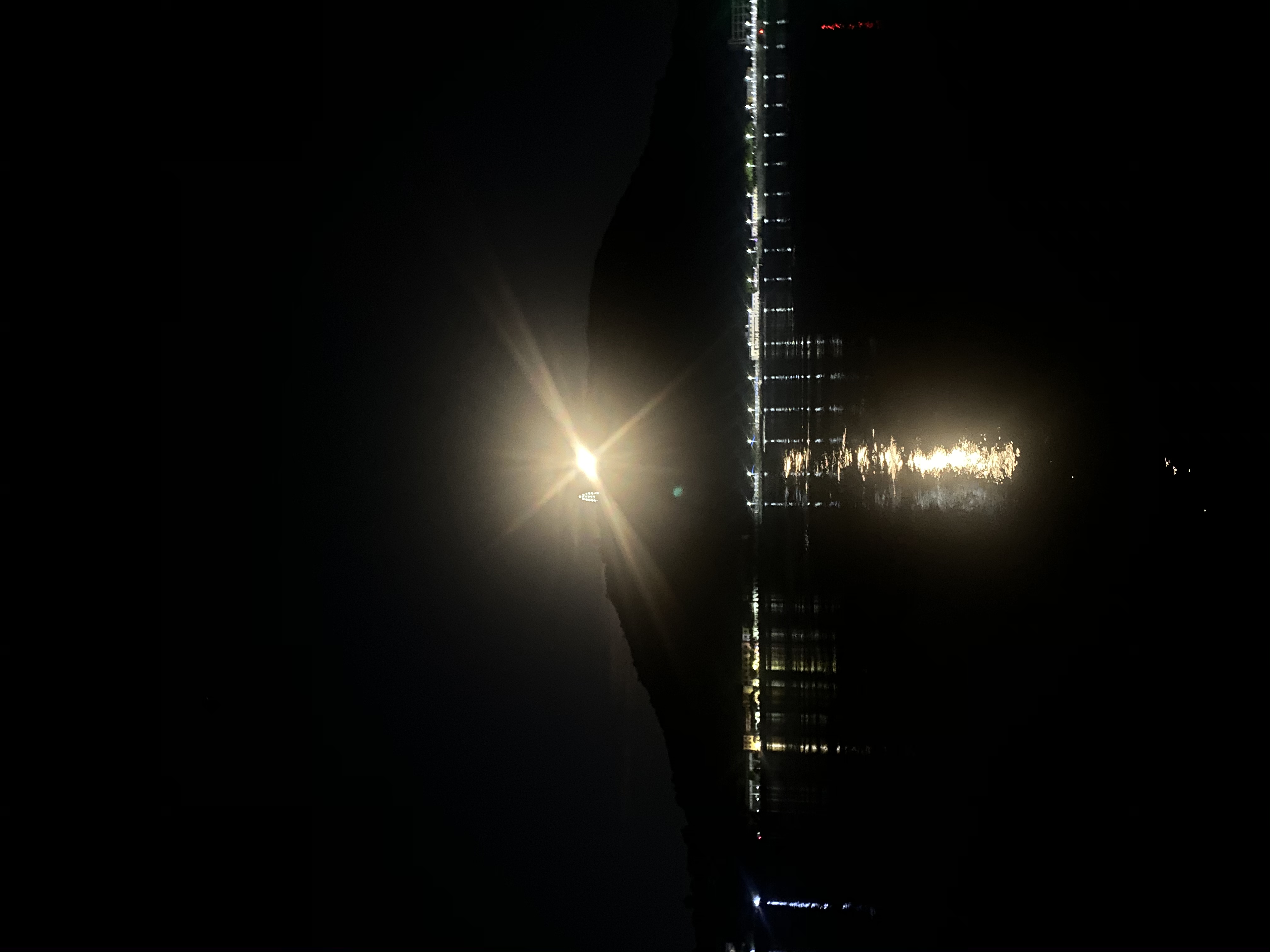 月